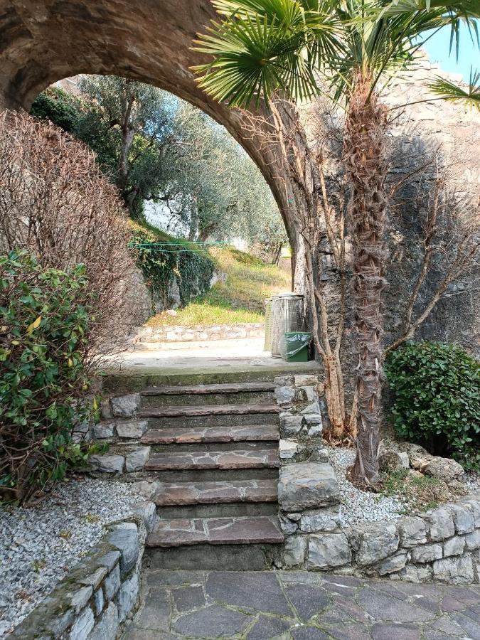 Studio Zu - Lakeside Apartment Riva di Solto Exterior foto